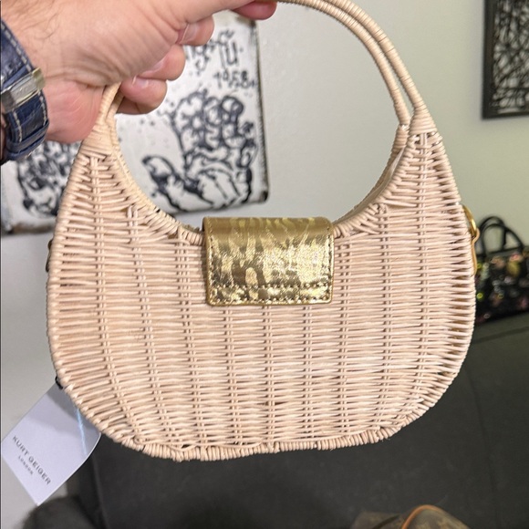 Kurt Geiger Cream Woven Shoulder Bag - Picture 2 of 2